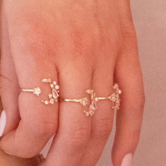 Crystal Star & Moon Ring, boutique - Picture 8 of 8